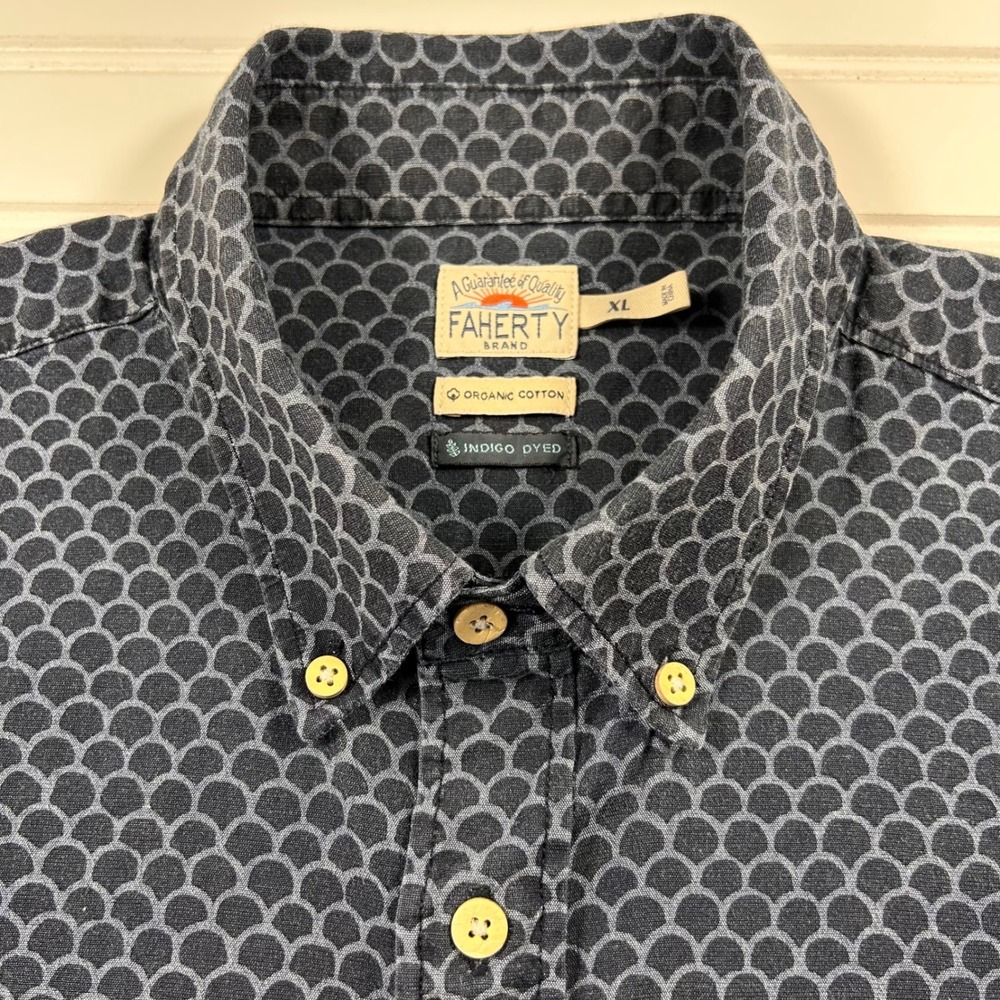 Faherty Indigo Dyed Stretch Playa Fish Scale Short Sleeve Shirt Men's XL Blue